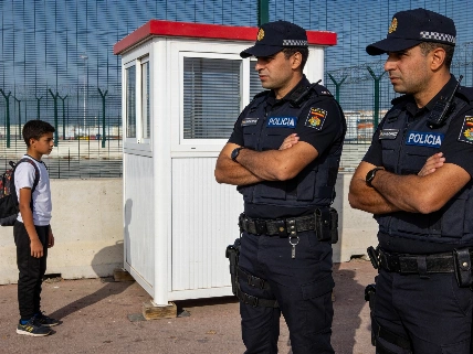 Moroccan border forces stood by during mass crossing into Ceuta RUSSPAIN.com