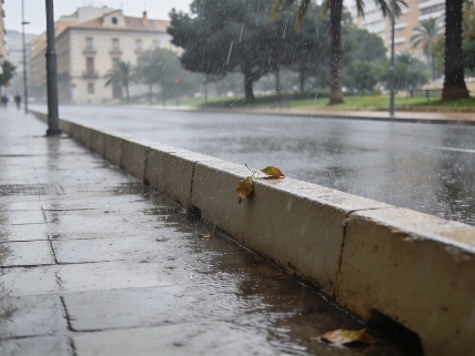 Dana Adam puts Valencia and Alicante under red rain alert RUSSPAIN.com
