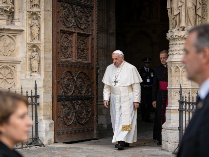 León XIV takes Europe's Catholic message to France RUSSPAIN.com