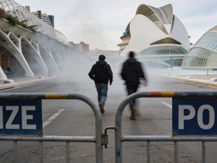 Valencia Housing Protest Erupts Outside Real Estate Summit RUSSPAIN.com