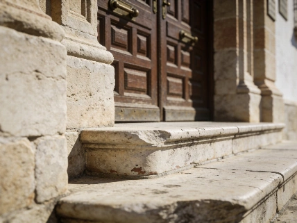 Jaén Man’s 19-Year Sentence Upheld in Decades-Long Abuse Case RUSSPAIN.com
