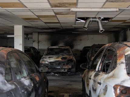 Garage fire in A Coruña burns out three cars RUSSPAIN.com