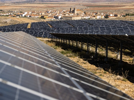 Castilla y León defends tax on large solar parks RUSSPAIN.com