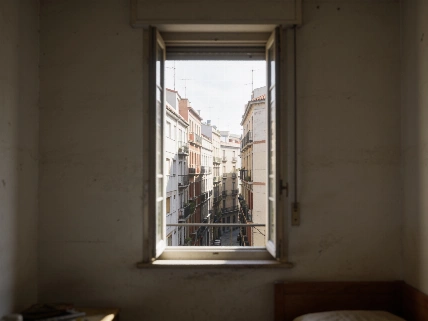 Rent pushes one in three working tenants into poverty RUSSPAIN.com