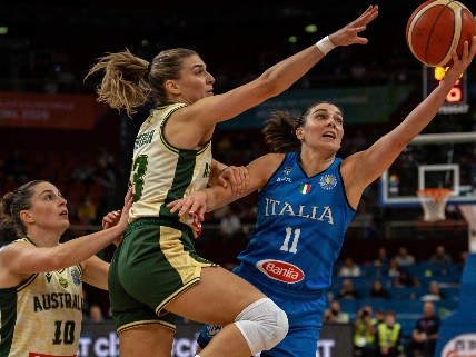 Australia edges Italy to set up quarterfinal against Spain RUSSPAIN.com