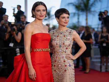 Unexpected fashion risks dominate the Emmy Awards red carpet RUSSPAIN.com