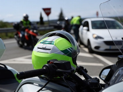 DGT cites 9,126 drivers for distraction in Spain RUSSPAIN.com