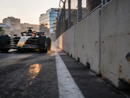 Russell takes Baku pole as Sainz reaches Q3 at last RUSSPAIN.com