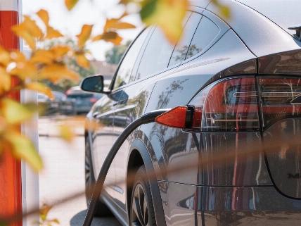Spanish law forces electric car owners to pay for their own charging points RUSSPAIN.com