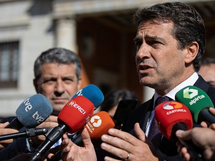 García-Page Accuses Sánchez of Yielding to Junts and Bildu Demands RUSSPAIN.com