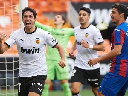 Valencia edges Alavés with late goal in Vitoria RUSSPAIN.com