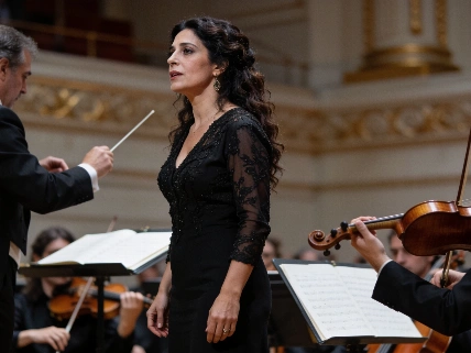 Estrella Morente takes Falla into the concert hall RUSSPAIN.com