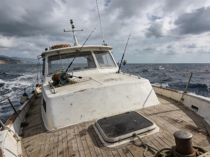 Spanish Businessman Missing After Falling Overboard Between Sicily and Greece RUSSPAIN.com