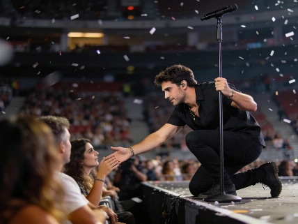 Guitarricadelafuente takes Madrid with a full-scale pop show RUSSPAIN.com