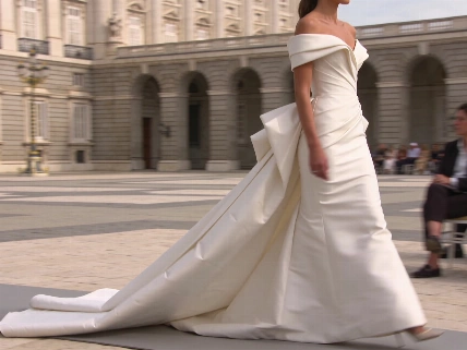 Samsung Brings Five The Frame Looks to Madrid Runway RUSSPAIN.com