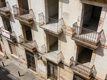 Spanish Congress blocks controversial housing decrees after landlord backlash RUSSPAIN.com