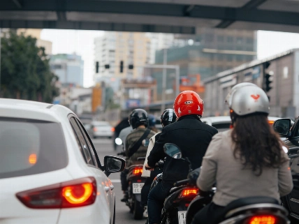 Arizona targets bikers with strict lane filtering crackdown RUSSPAIN.com