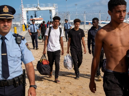 Ceuta moves migrants from beaches to port as legal and political pressures mount RUSSPAIN.com