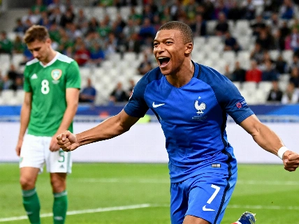 England Crushes France 4-0 in World Cup Third-Place Match RUSSPAIN.com