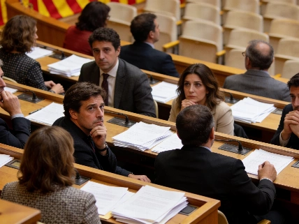 Right bloc surges past 200 seats as Sánchez faces historic low RUSSPAIN.com