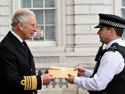 King Carlos III sets firm boundaries for Harry and Meghan after UK visit RUSSPAIN.com