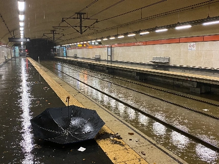 Flooding rain paralyses travel across Catalonia RUSSPAIN.com