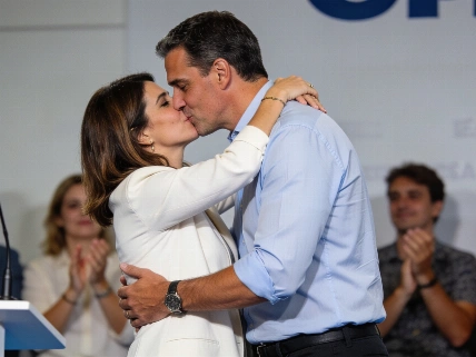 Sánchez puts Begoña Gómez at the center of Fuenlabrada rally RUSSPAIN.com
