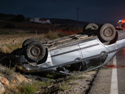 Four injured after car rolls off road in Fuente Vaqueros RUSSPAIN.com