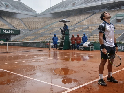 Rain Forces Last-Minute Change for Jódar’s Debut Match in Madrid RUSSPAIN.com