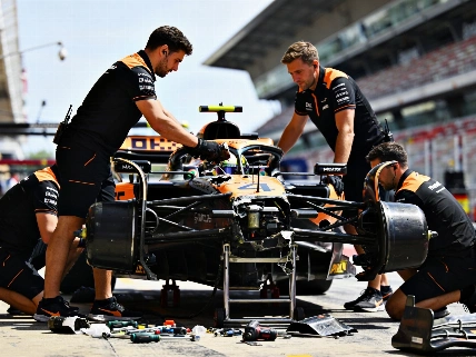 Antonelli tops disrupted Spanish Grand Prix practice as Hamilton and Bearman crash RUSSPAIN.com