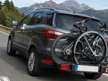 Drivers Face €200 Fines for Missing V20 Sign on Bike Racks This Summer RUSSPAIN.com