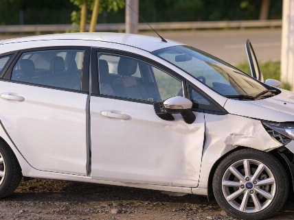 High speed collision sends car crashing into wall in San Juan RUSSPAIN.com