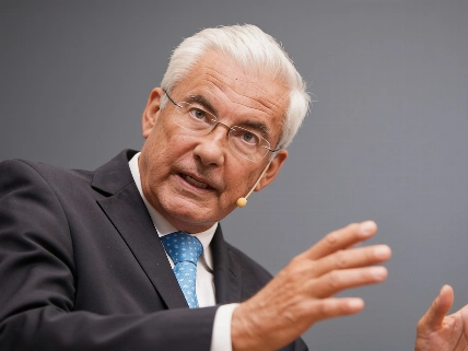 Spanish health expert demands patient-first overhaul in public healthcare RUSSPAIN.com