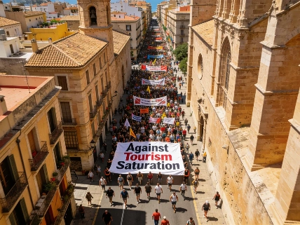 Mass Protest in Palma Highlights Tensions Over Tourism Saturation RUSSPAIN.com