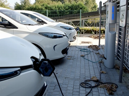 Spain’s electric car charging map is changing how drivers plan long trips RUSSPAIN.com