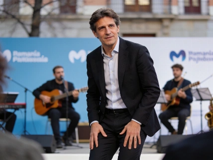 Feijóo was seen swaying at a Madrid event in 2023 RUSSPAIN.com
