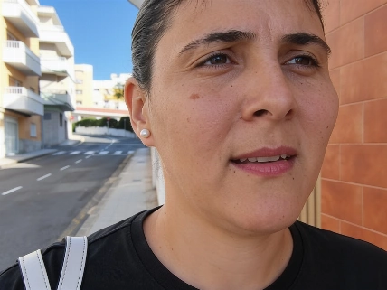 Cuban doctor swaps stethoscope for apron in Spain RUSSPAIN.com