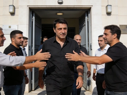 Greek far-right figure Ilias Kasidiaris released from prison and vows return RUSSPAIN.com