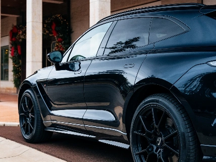 Fernando Alonso drives the most powerful Aston Martin SUV in Monaco RUSSPAIN.com