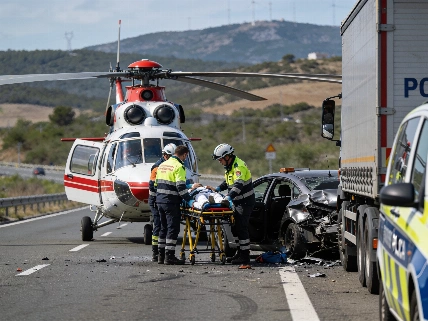 Serious Injury After Car and Truck Crash on A-21 in Loiti RUSSPAIN.com