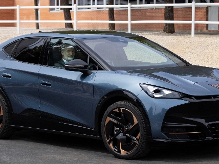 King Felipe VI Drives Ultra-Rare Cupra Formentor VZ5 in Mallorca RUSSPAIN.com