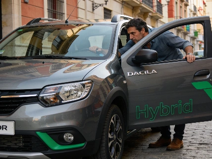 Dacia Sandero Hybrid Arrives in Spain—But at a Steep Price RUSSPAIN.com