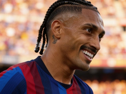 Barcelona Captain Raphinha Chooses €223,000 Mercedes Over Club Sponsor RUSSPAIN.com
