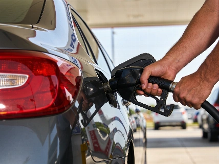 US Eases Fuel Efficiency Rules for New Cars RUSSPAIN.com