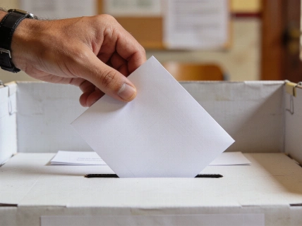 Feijóo proposes minimum residence rule for voting RUSSPAIN.com