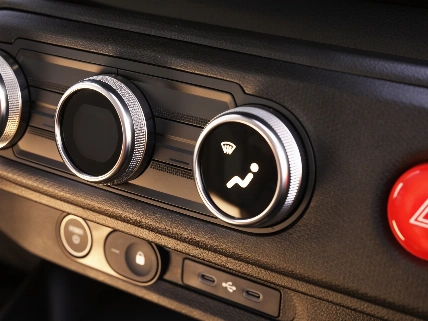 Renault Refuses to Drop Physical Buttons Despite Higher Costs RUSSPAIN.com