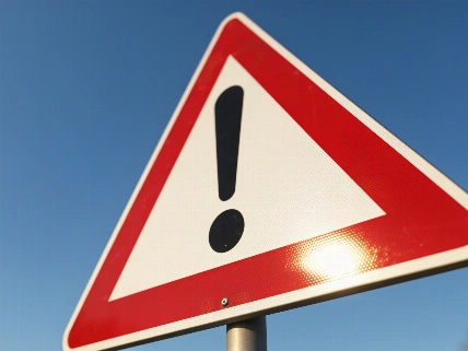 Spain’s V-27 warning reaches compatible connected cars RUSSPAIN.com