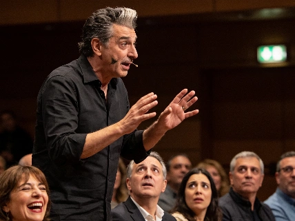 Ignatius Farray brings his unfiltered comedy to Baluarte in Pamplona RUSSPAIN.com