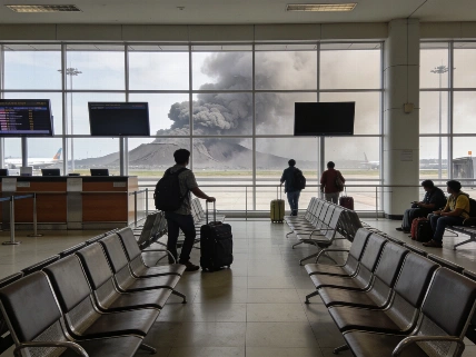Volcanic ash from Anak Krakatoa shuts six Indonesian airports RUSSPAIN.com