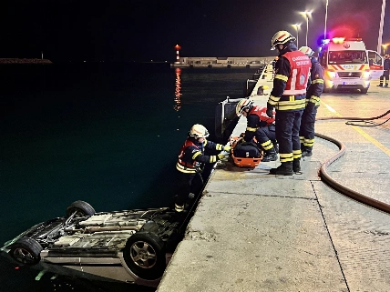 Two Women Die After Car Plunges Into Sea at Algeciras Port RUSSPAIN.com
